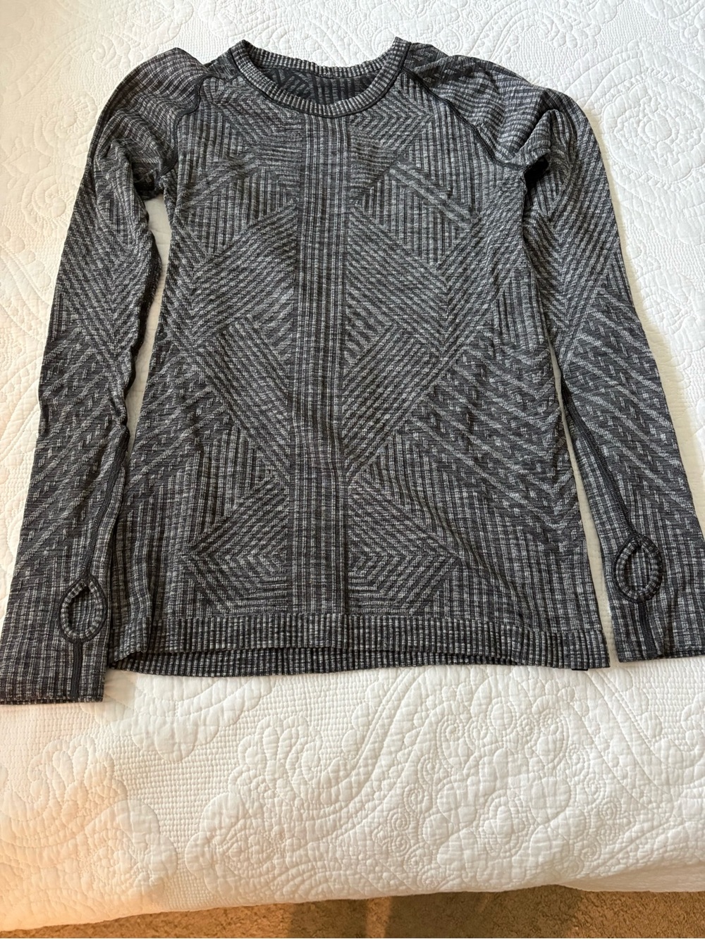 Gray Geometric Long Sleeve Pullover